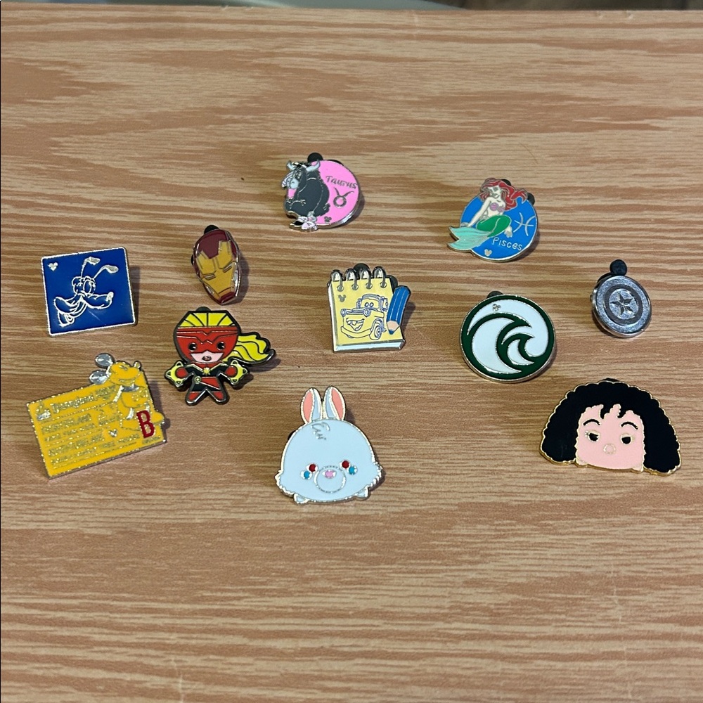 Disney Character Enamel Pin Set - Multicolor